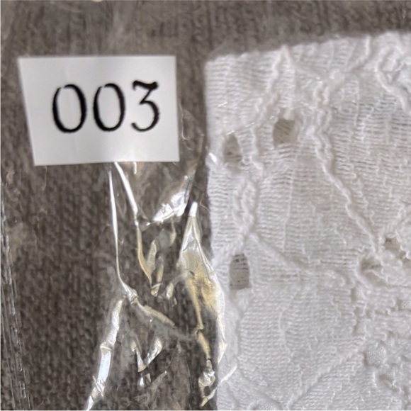 Painted Threads Elegant White Lace Top - Picture 2 of 4